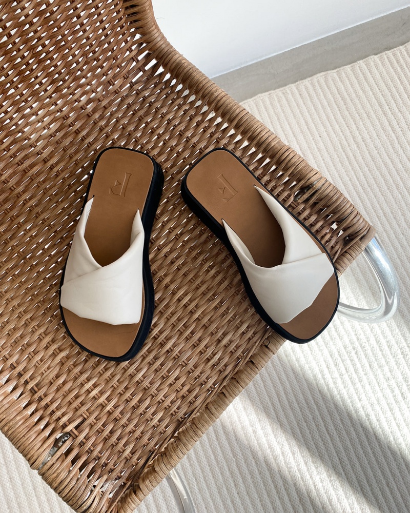 White Flattered Bea Leather Shoes Sandals | AUICD45923